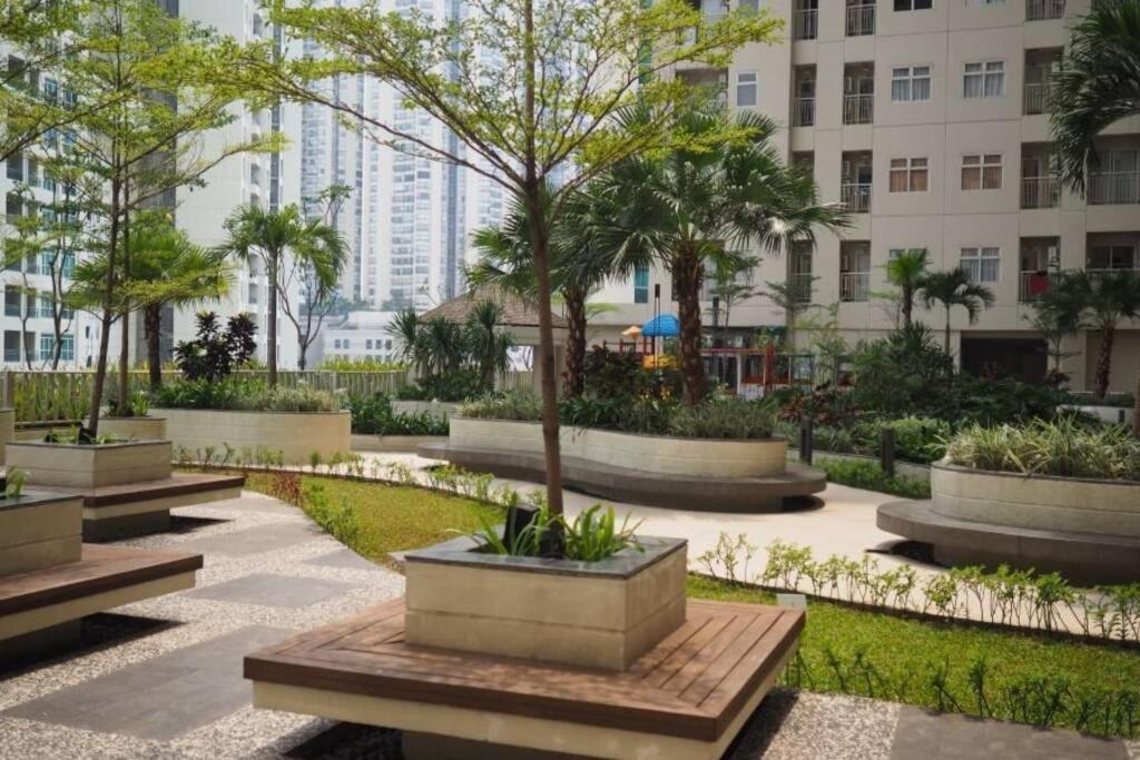 1 Bedroom Apartment Near Central Park Mall Jakarta Exterior photo